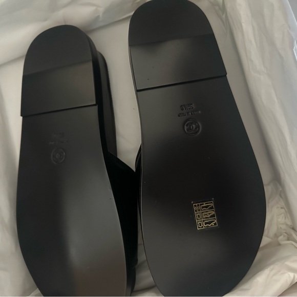 [ON HOLD] BNIB Chanel lettering slide sandals 39.5 - Picture 3 of 6